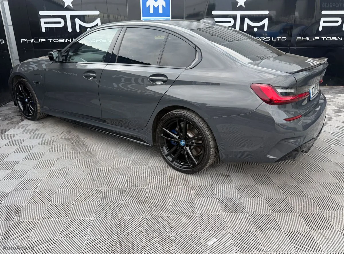 2022 BMW 3-Series – photo 7
