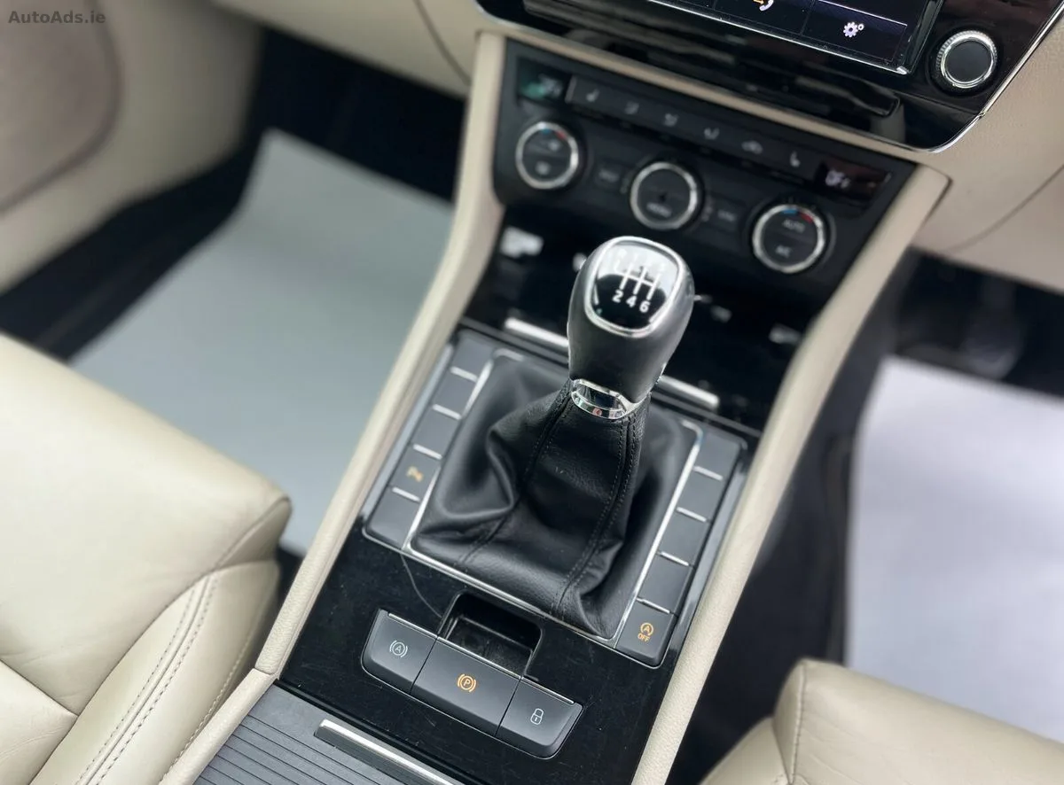 2015 Skoda Superb – photo 16