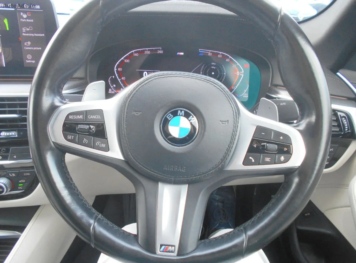 2022 BMW 5-Series – photo 8