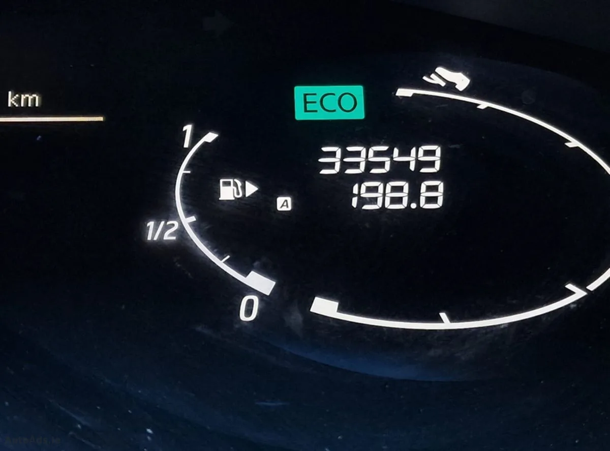 2015 Nissan Serena – photo 4