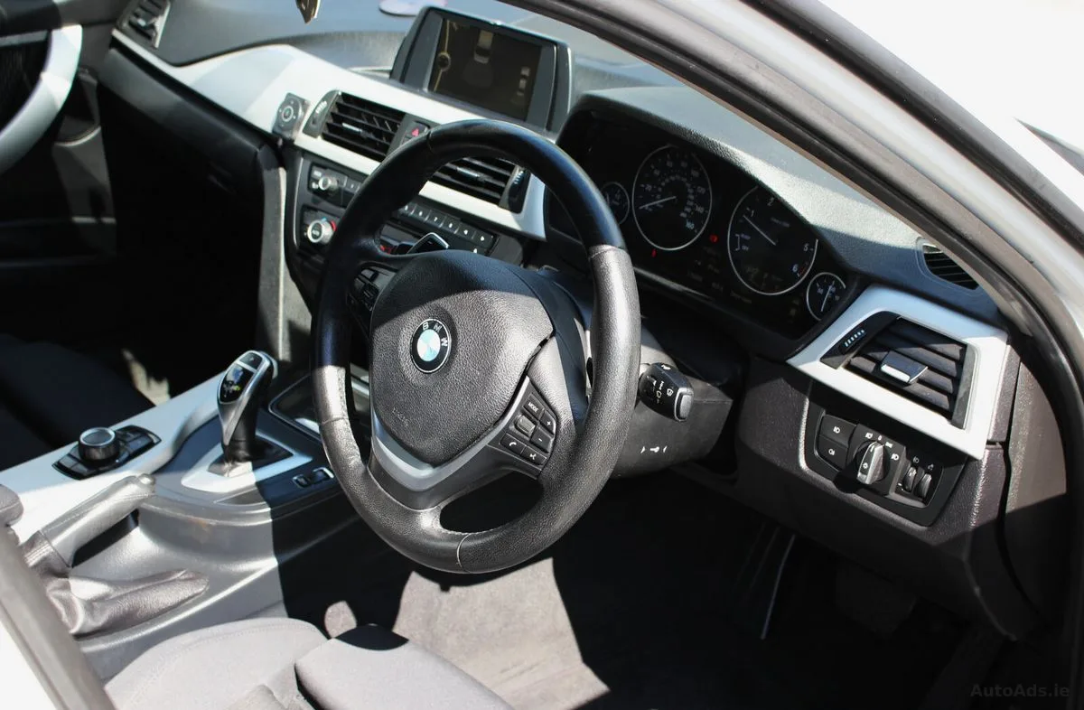 2013 BMW 3-Series – photo 14
