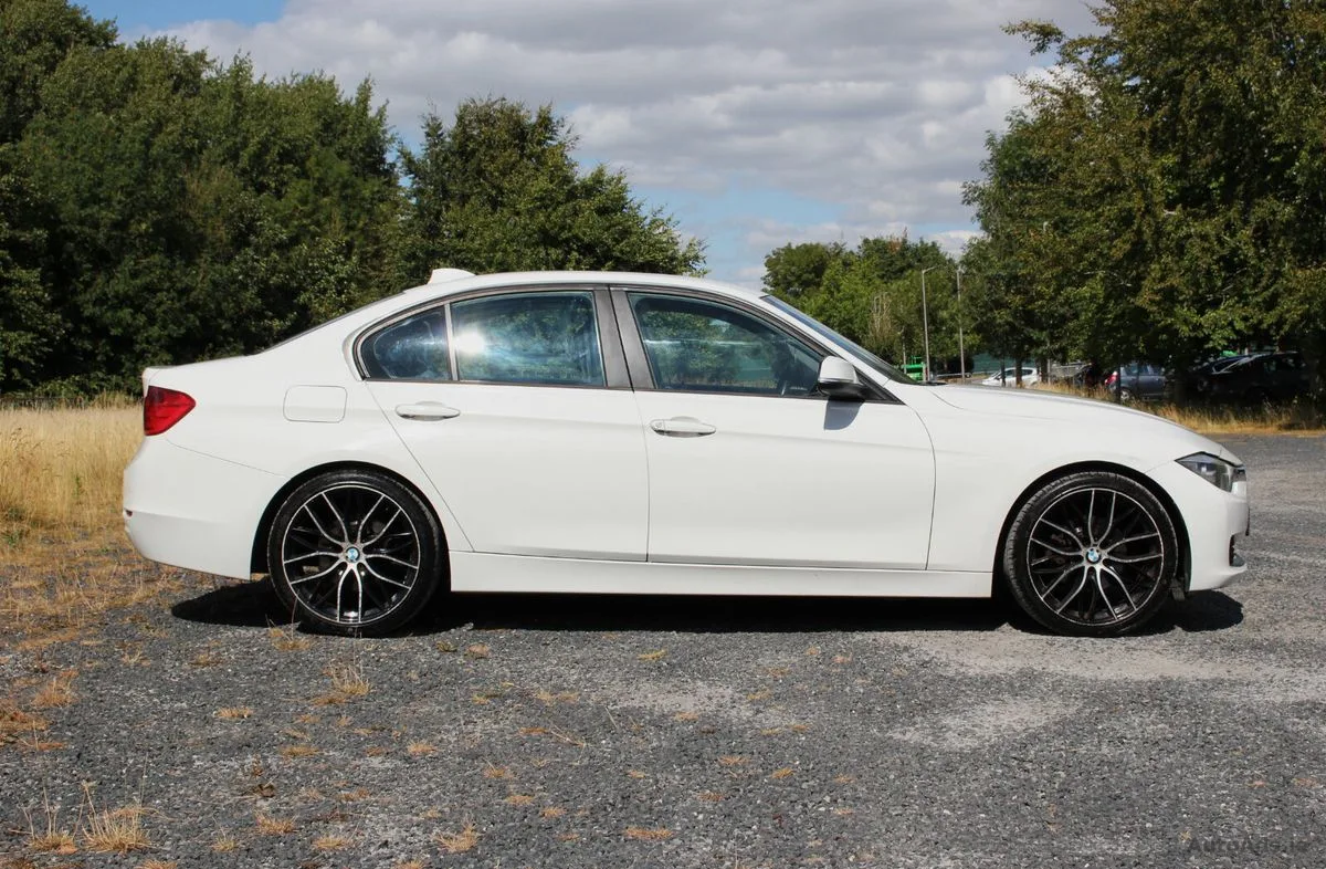 2013 BMW 3-Series – photo 4