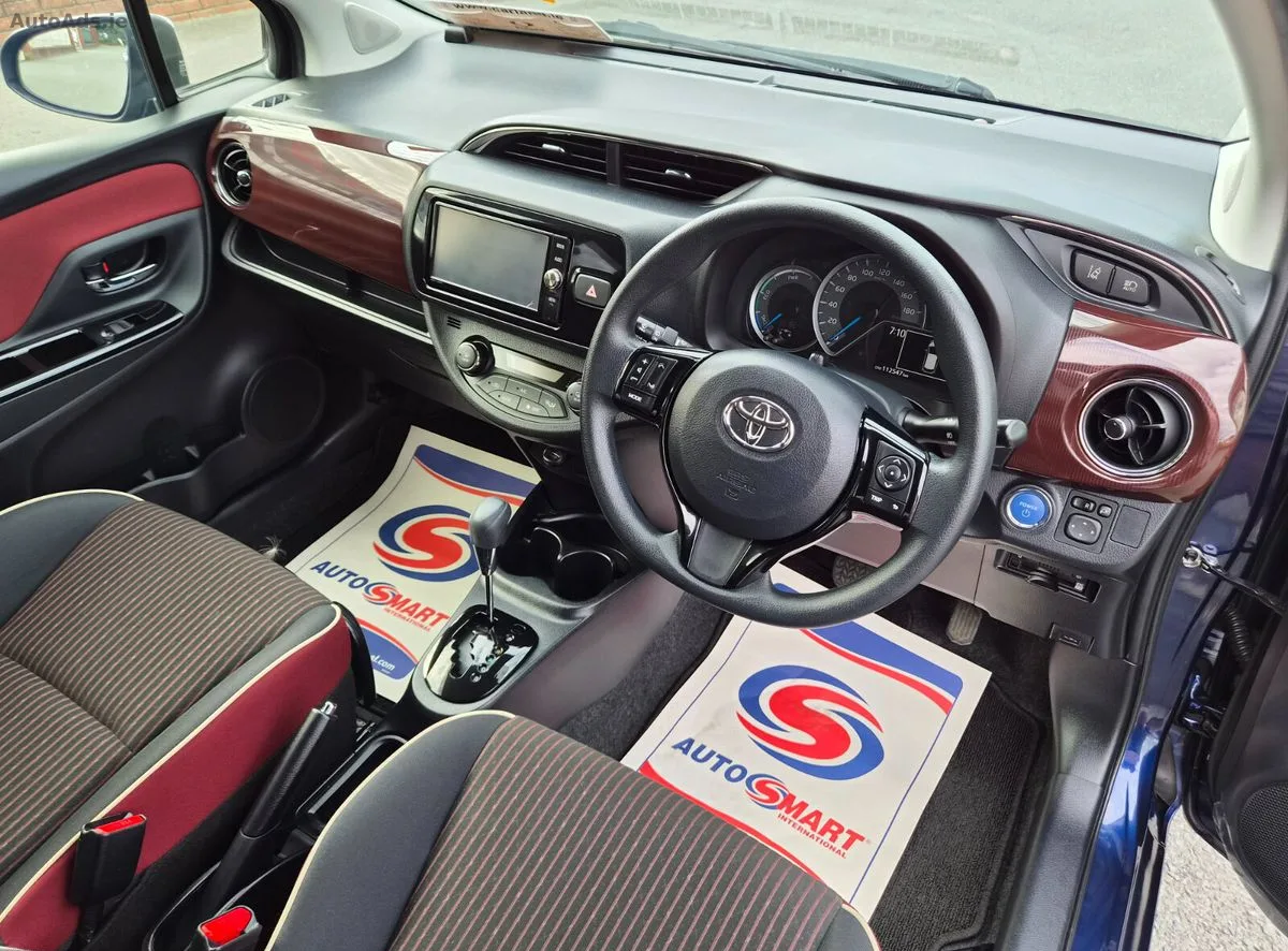 2017 Toyota Vitz – photo 15