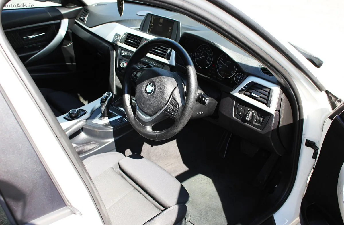 2013 BMW 3-Series – photo 9