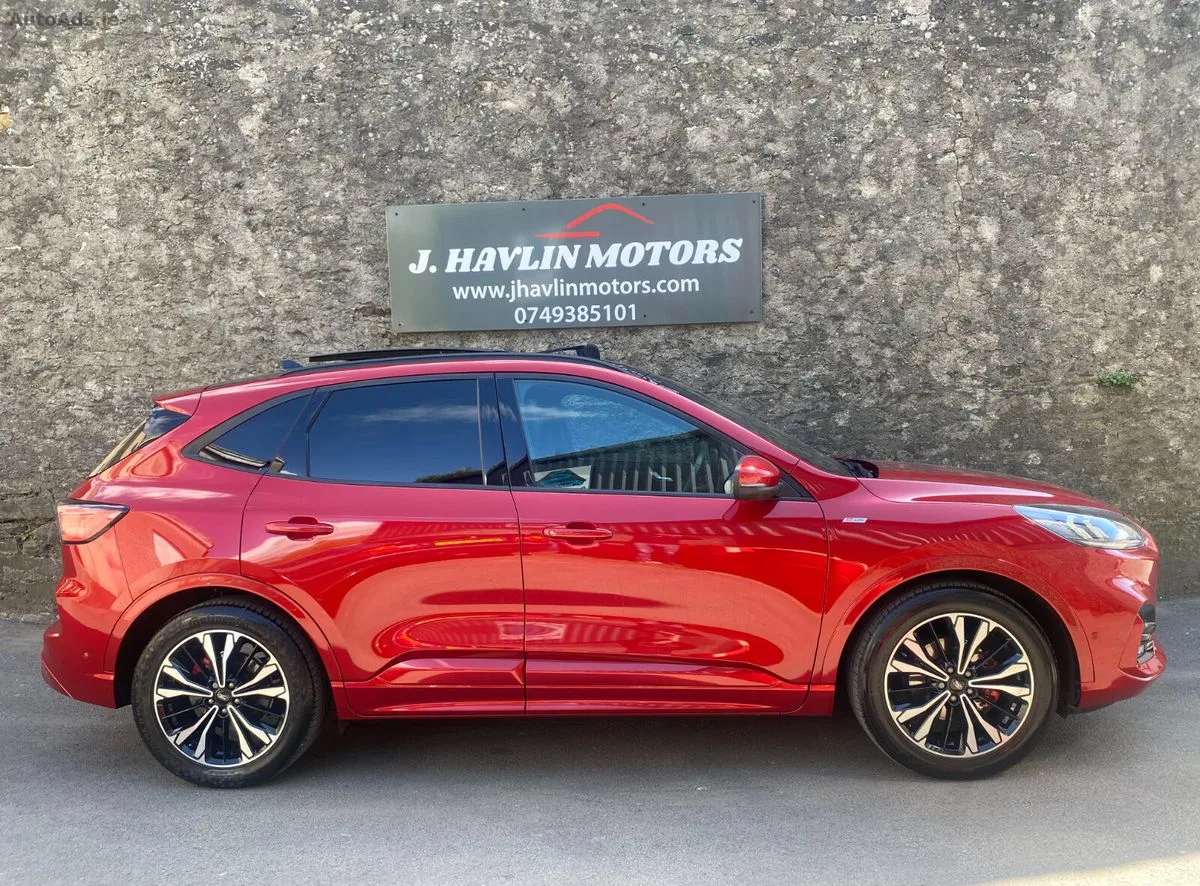 2022 Ford Kuga – photo 3