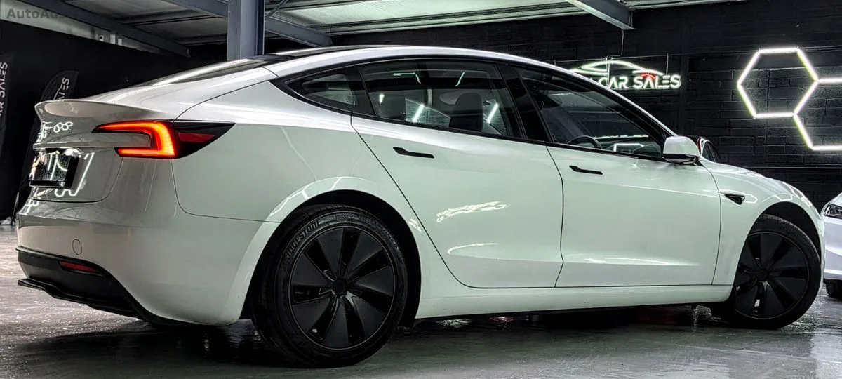 2024 Tesla Model 3 – photo 13