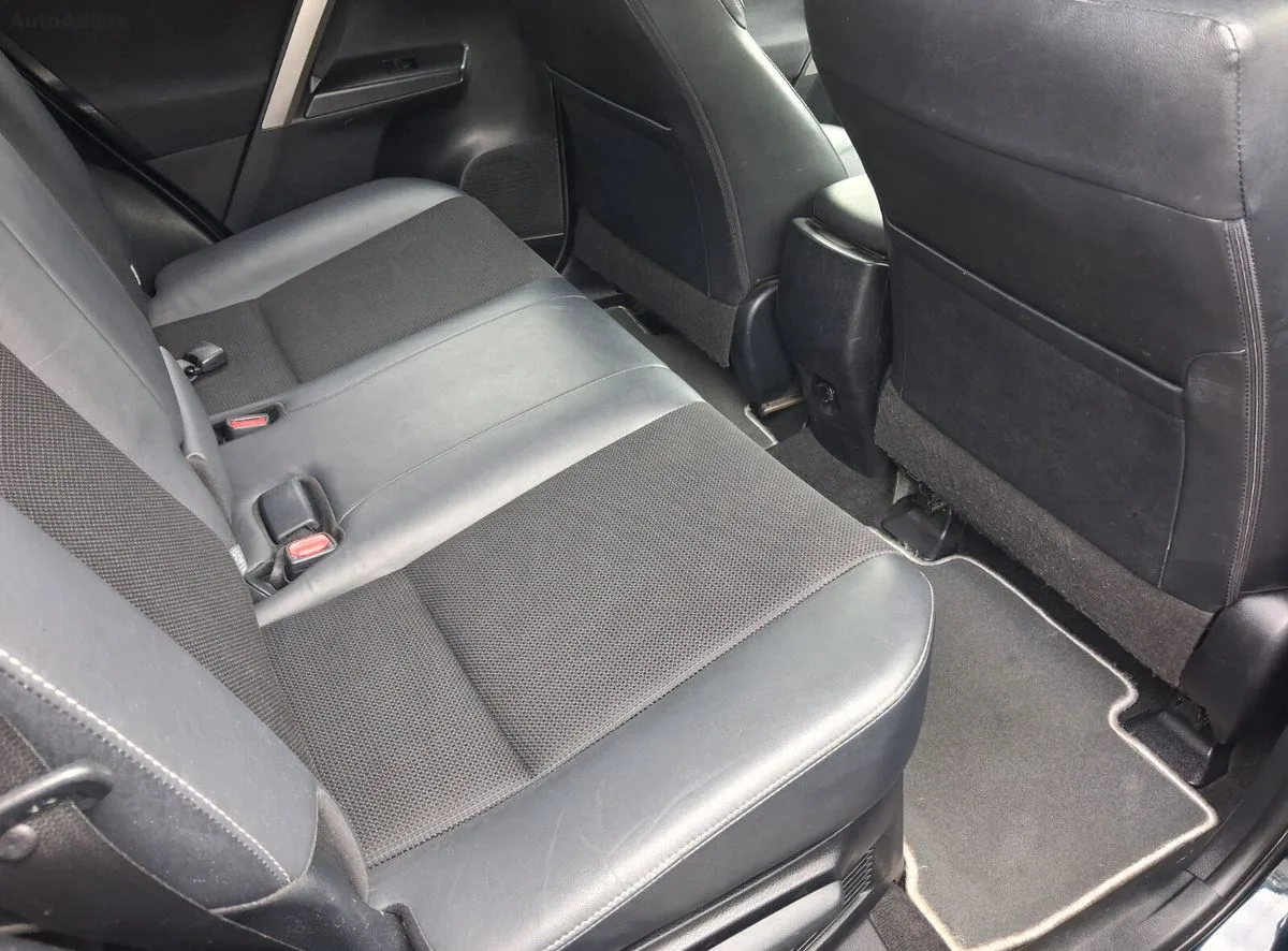 2017 Toyota RAV4 – photo 15