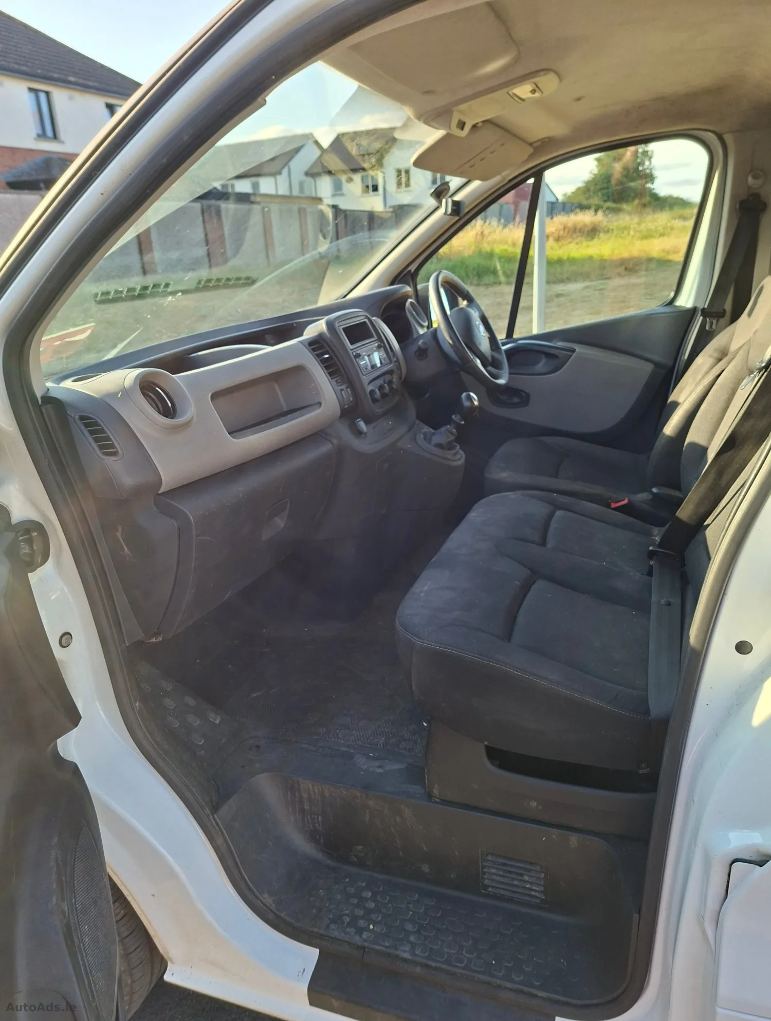2017 Nissan NV300 – photo 5