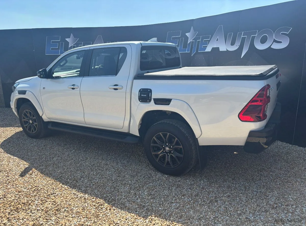 2024 Toyota Hilux – photo 5