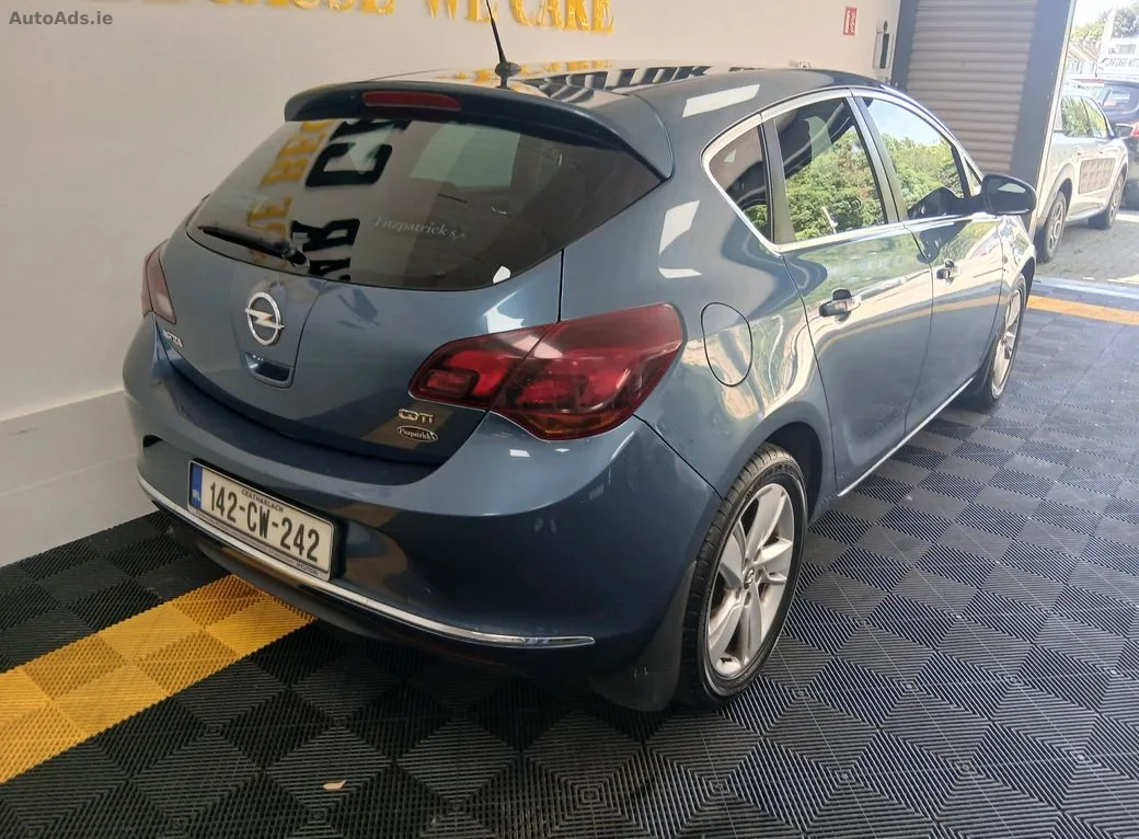 2014 Opel Astra – photo 4