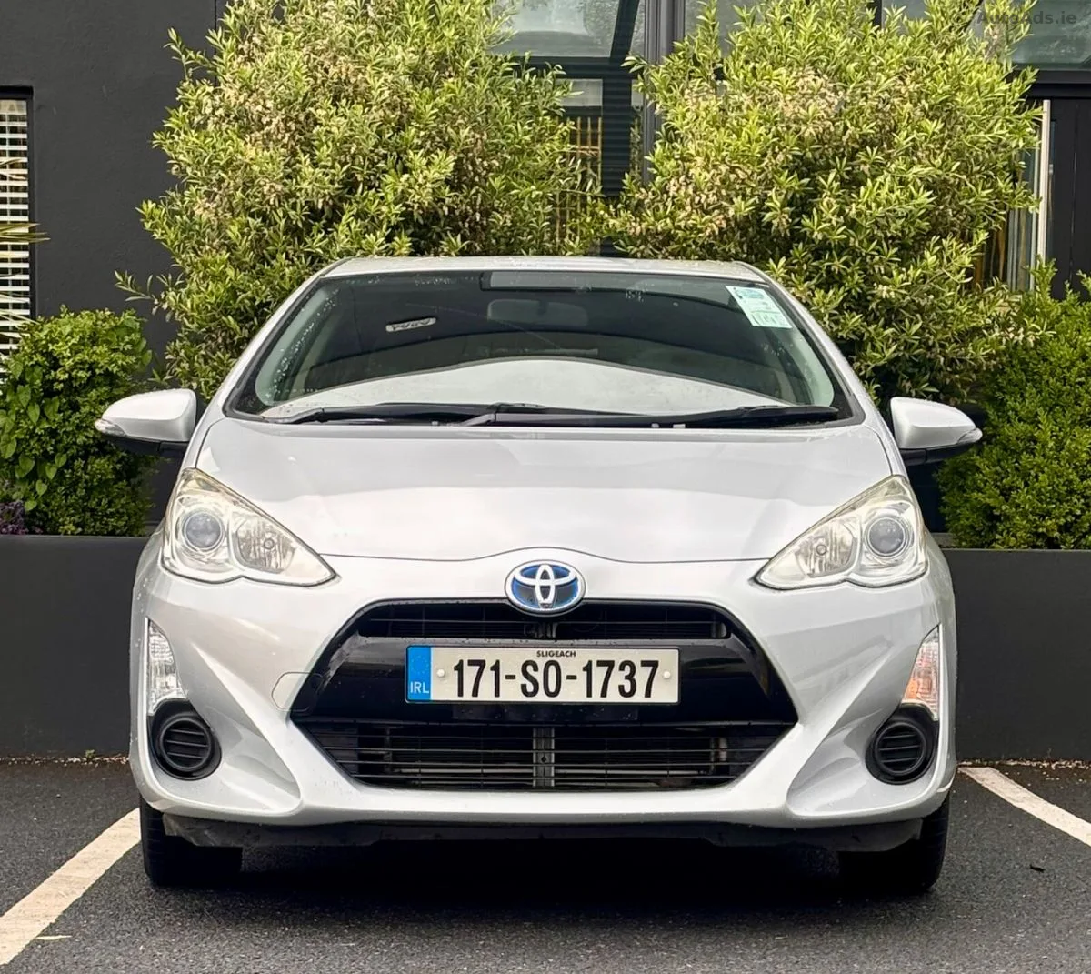 2017 Toyota Aqua – photo 2