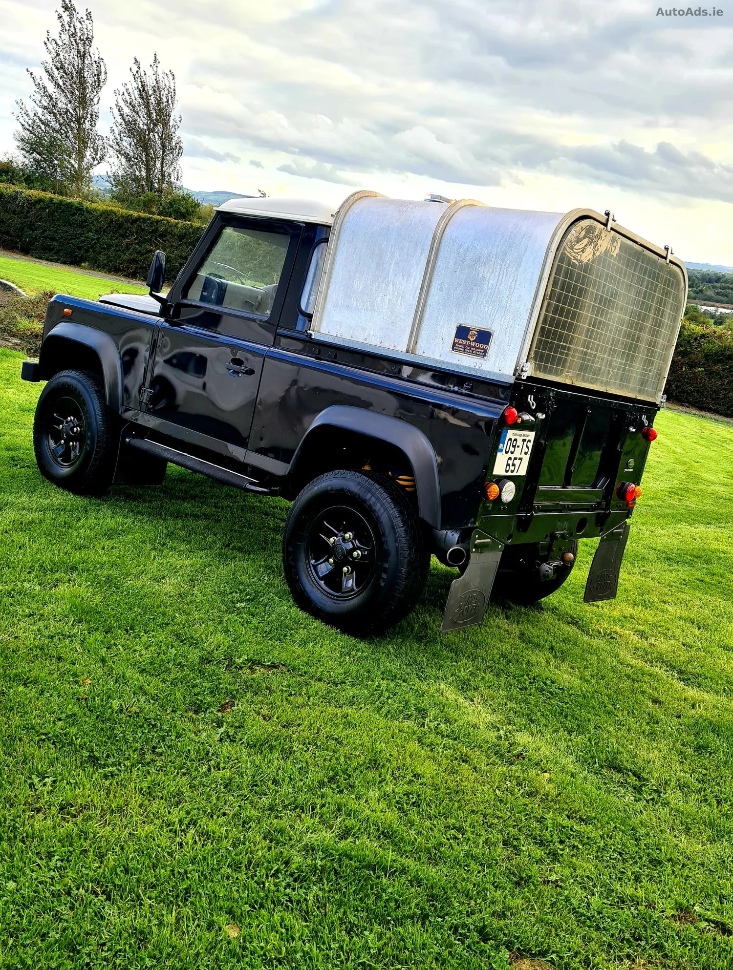 2009 Land Rover Defender – photo 2