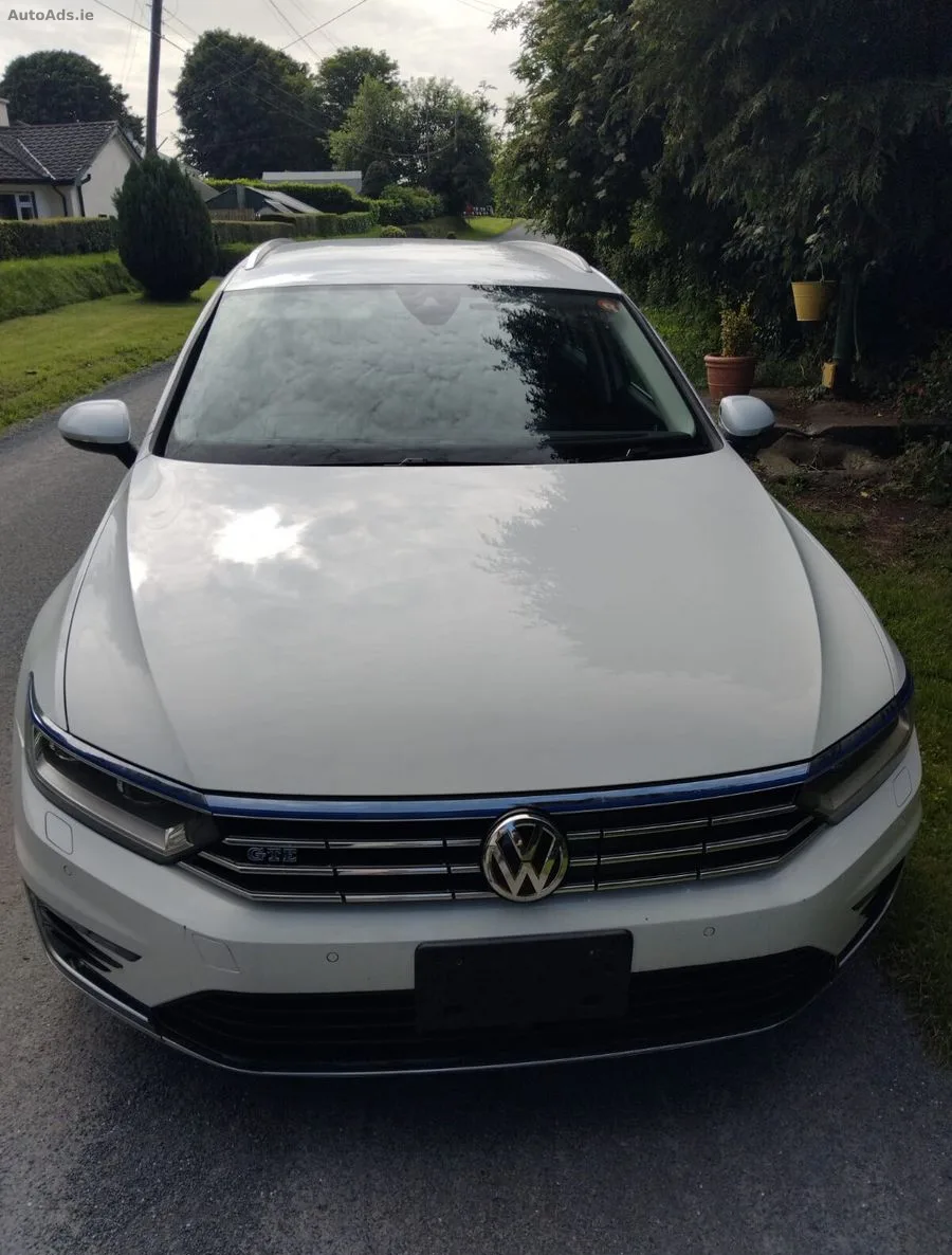 2018 Volkswagen Passat – photo 2