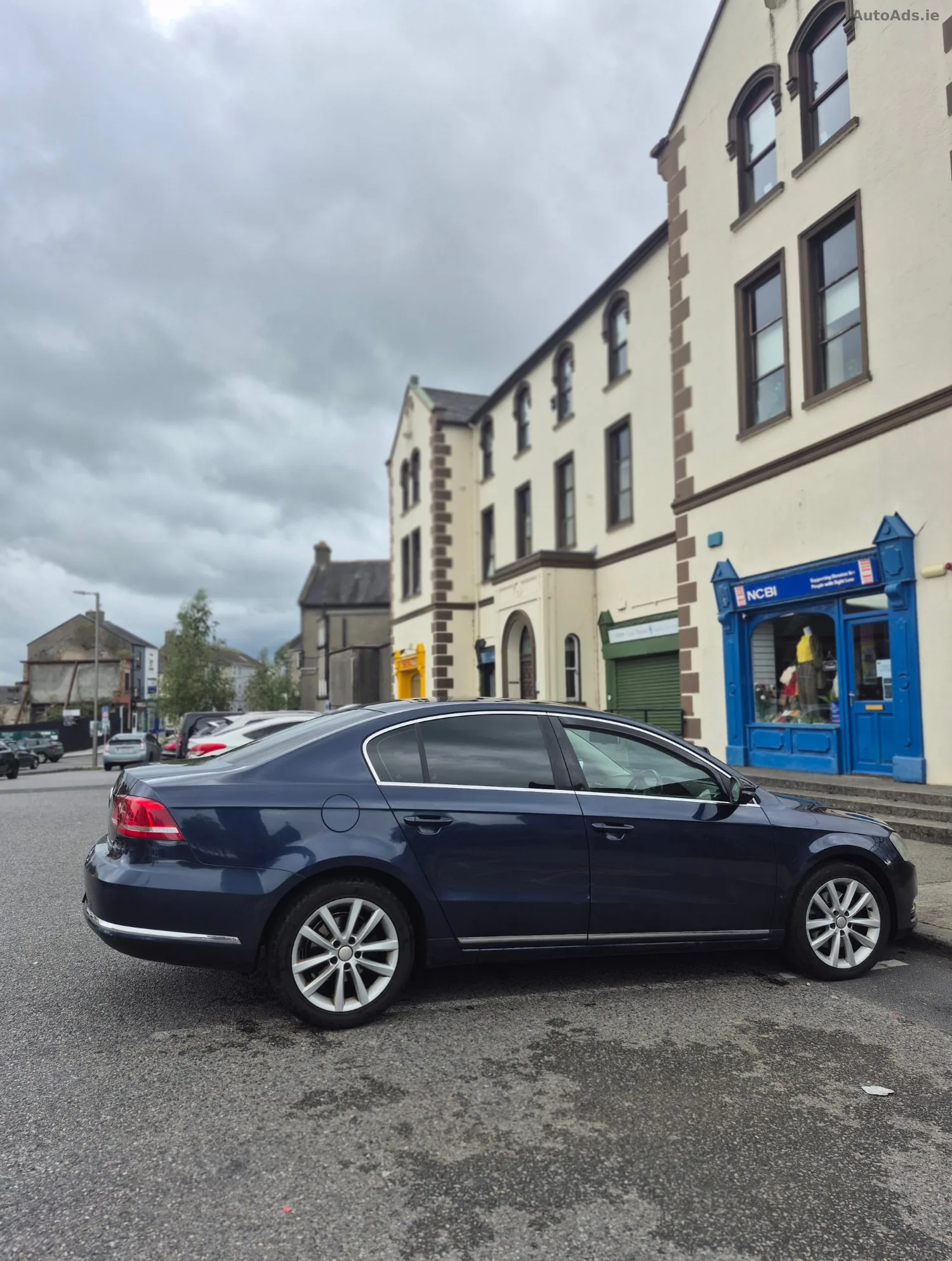 2011 Volkswagen Passat – photo 2