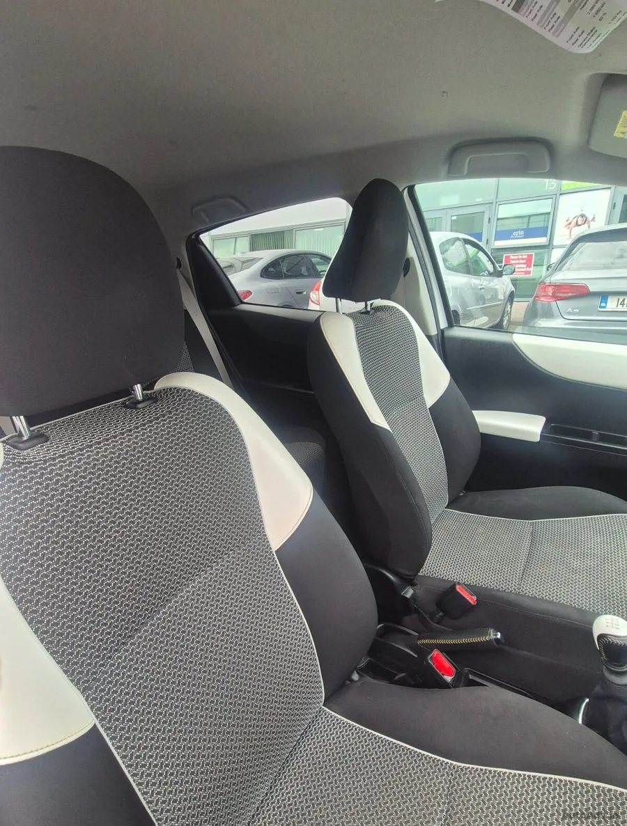 2014 Toyota Yaris – photo 18