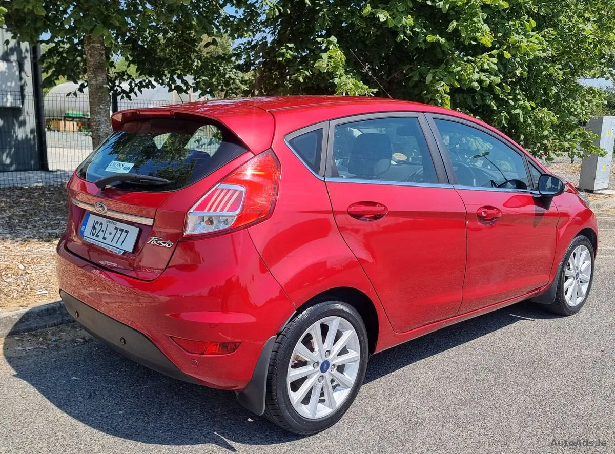 2016 Ford Fiesta – photo 2