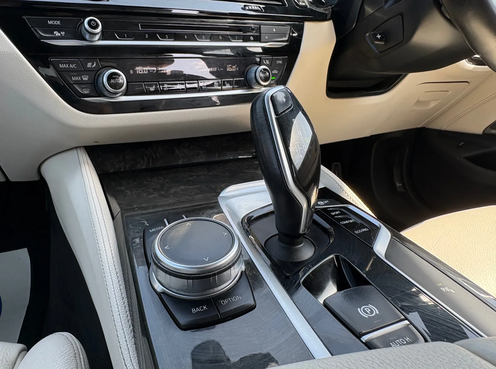 2017 BMW 5 Series – photo 7