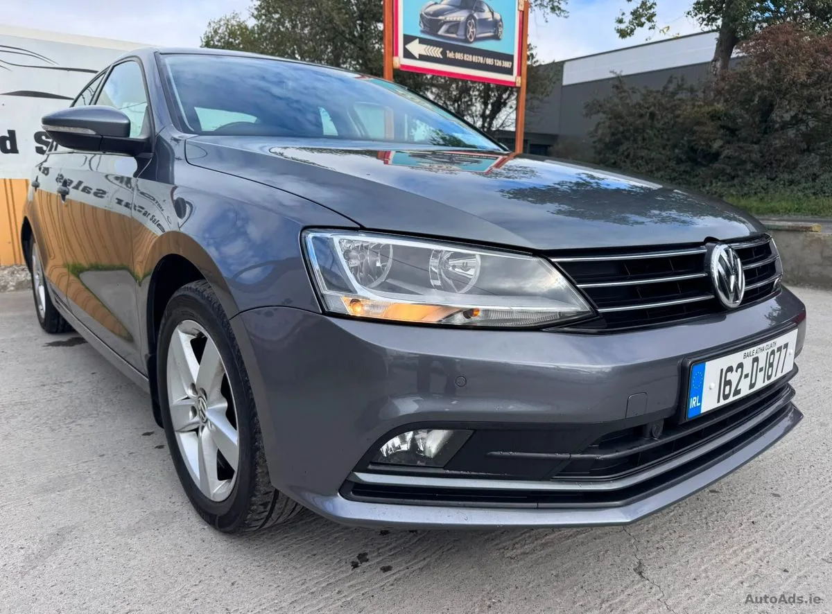 2016 Volkswagen Jetta – photo 2