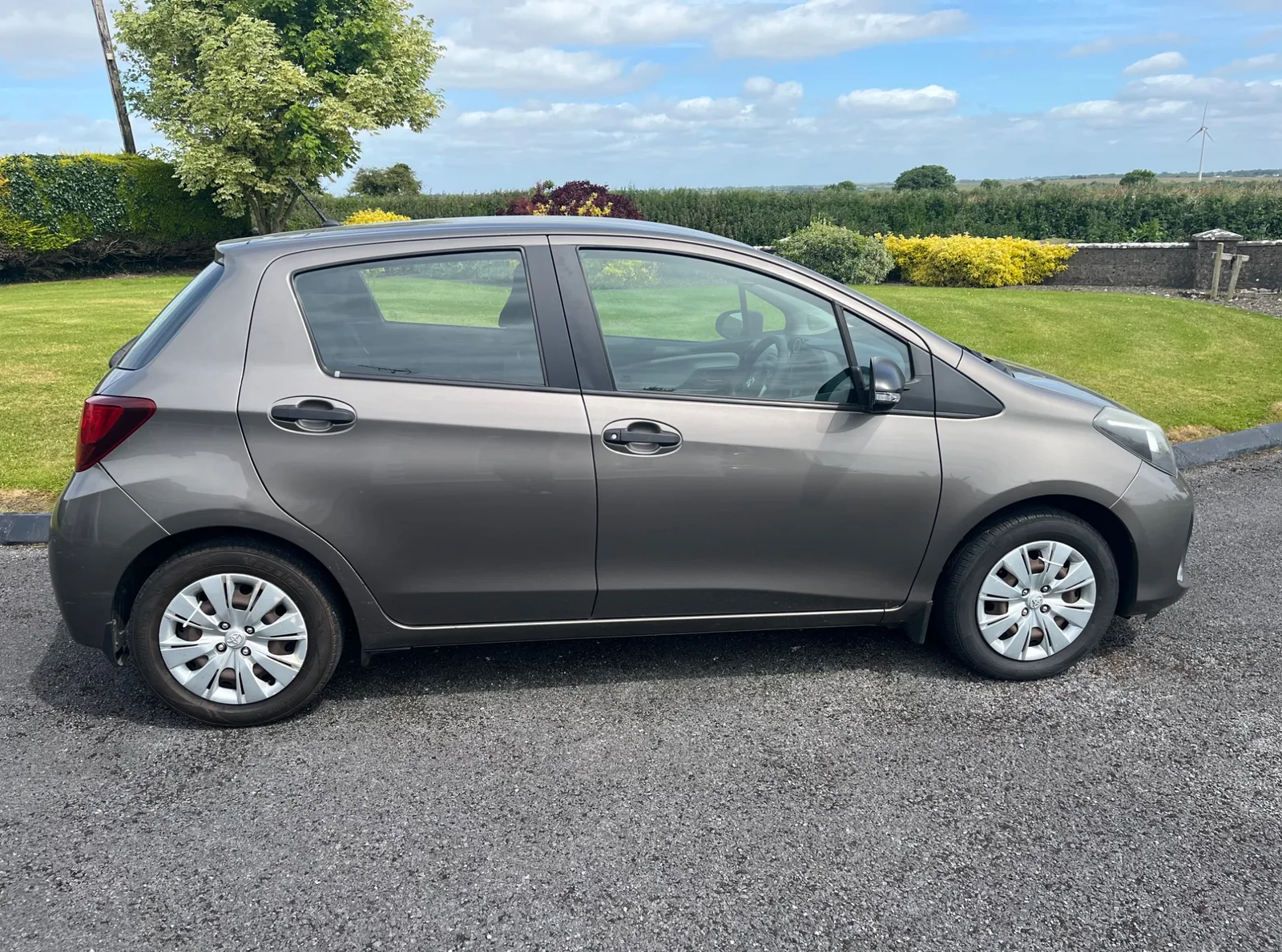 2016 Toyota Yaris – photo 2