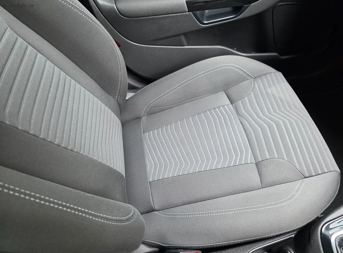 2015 Ford Fiesta – photo 15