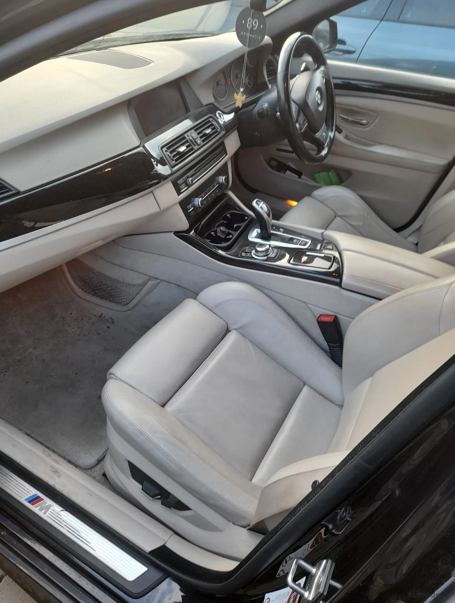 2011 BMW 5 Series – photo 7