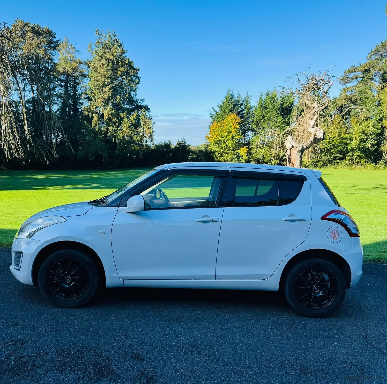2015 Suzuki Swift – photo 4