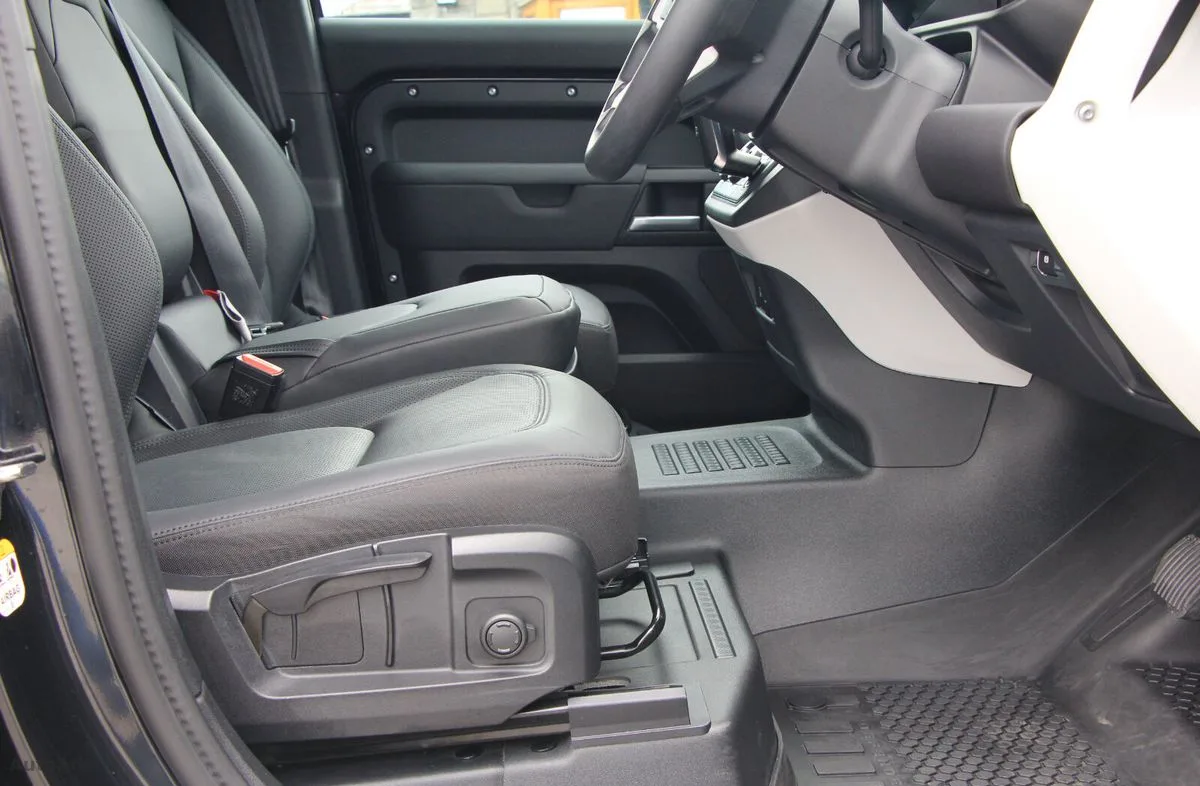 2026 Land Rover Defender – photo 17