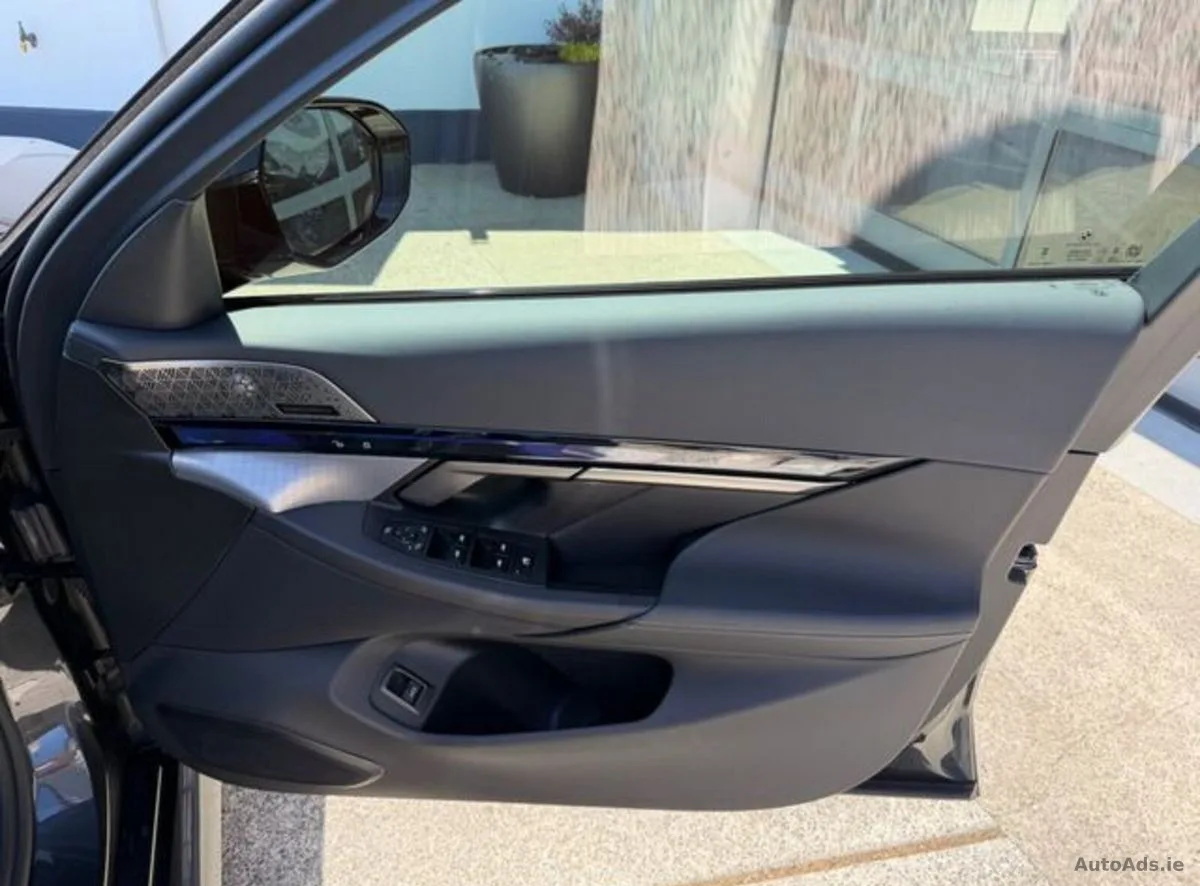 2025 BMW M5 – photo 16