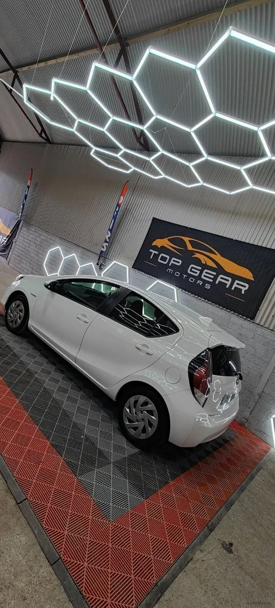 2017 Toyota Aqua – photo 15