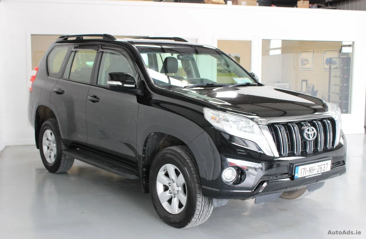 2017 Toyota Land Cruiser – photo 3