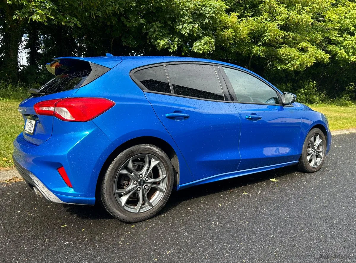 2019 Ford Focus – photo 2