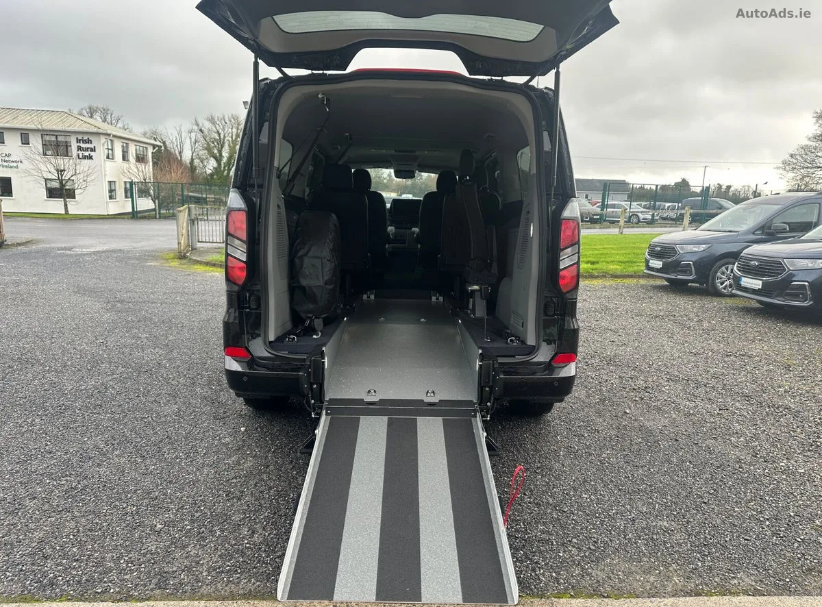 2026 Ford Tourneo Custom – photo 10