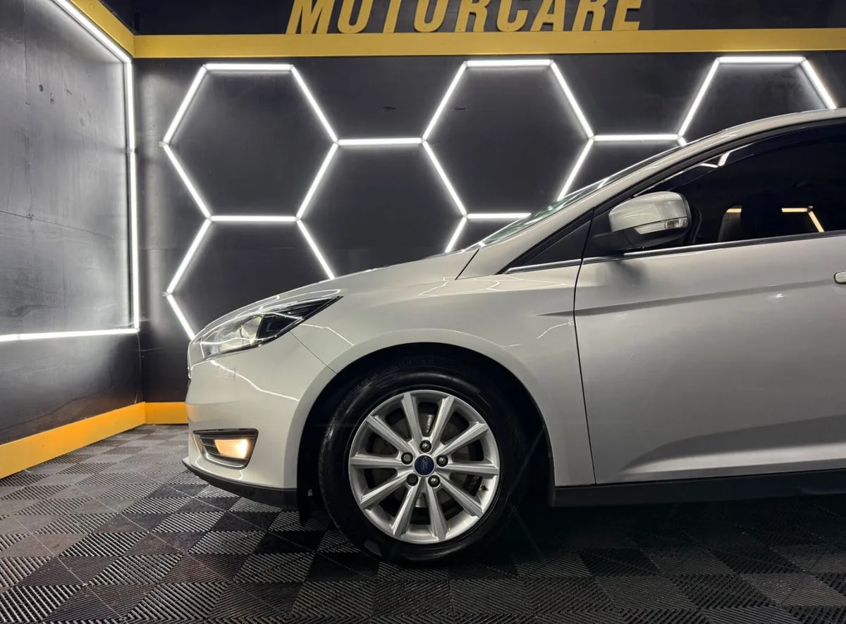 2017 Ford Focus – photo 16