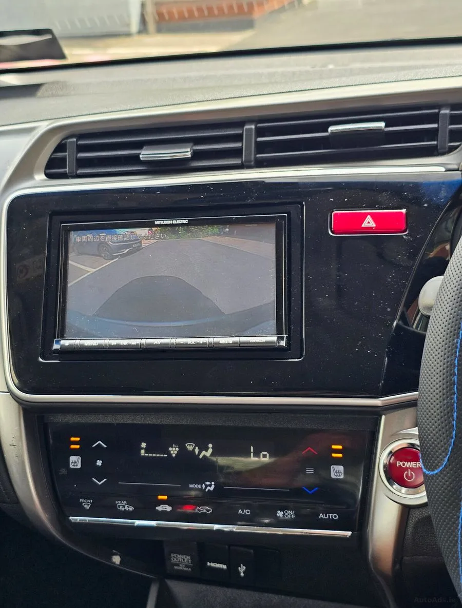 2015 Honda Grace – photo 16