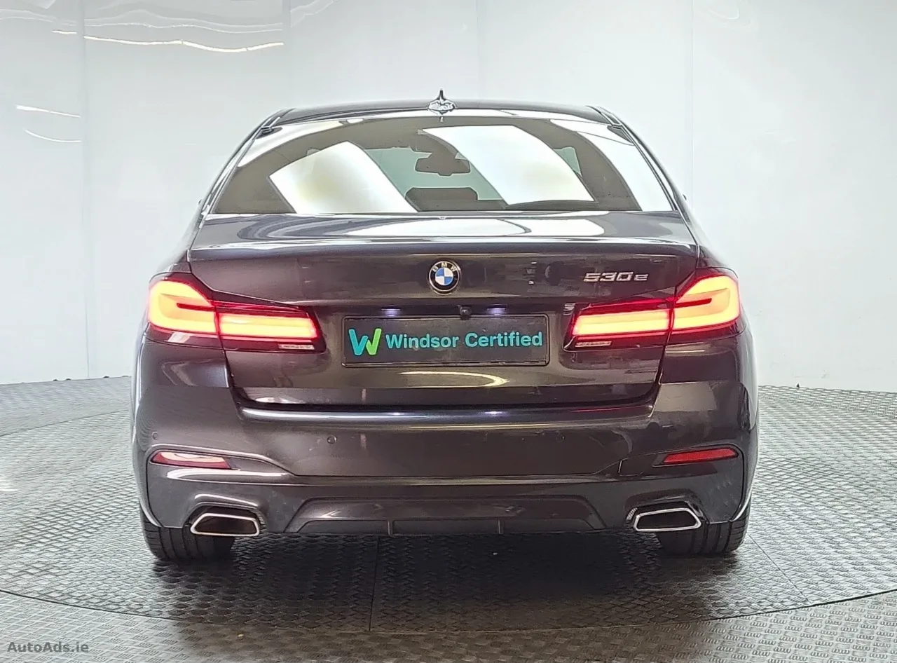 2021 BMW 5 Series – photo 9