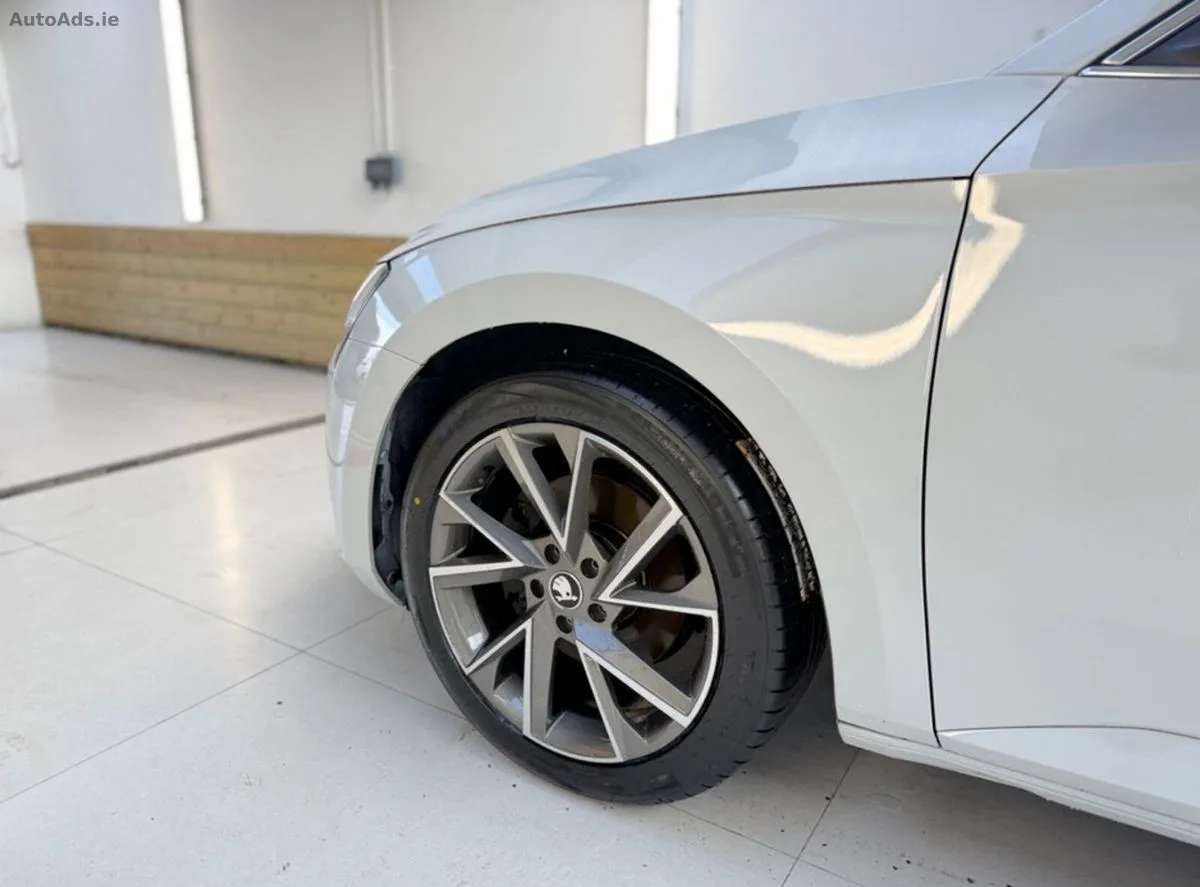 2022 Skoda Superb – photo 8