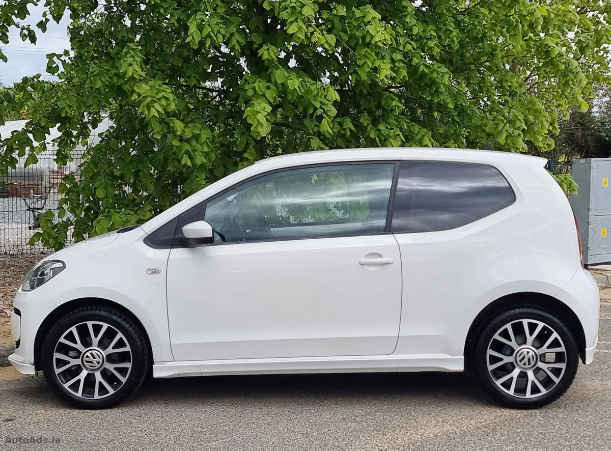 2014 Volkswagen up!