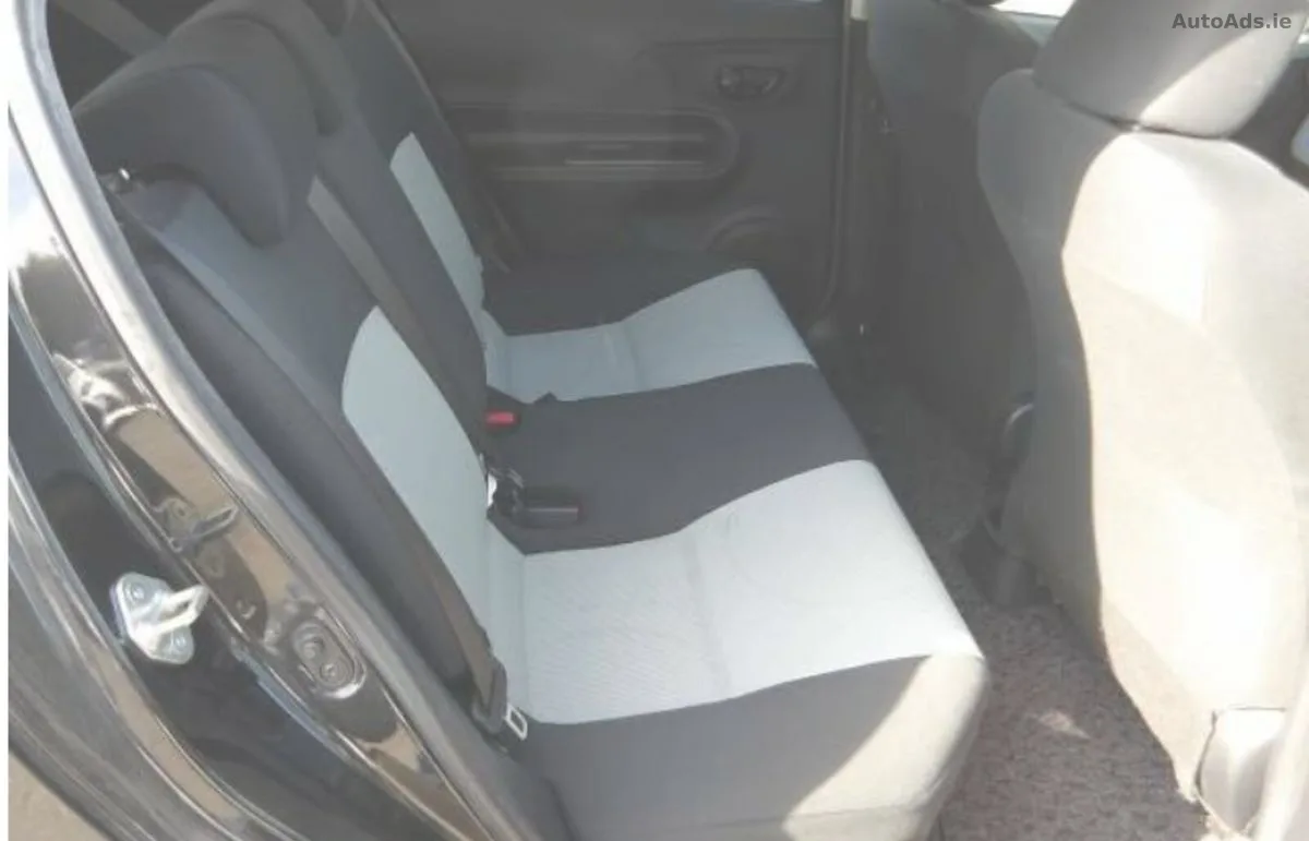 2014 Toyota Aqua – photo 7