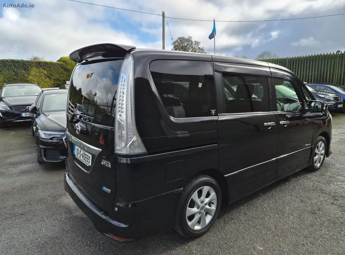 2013 Nissan Serena – photo 4