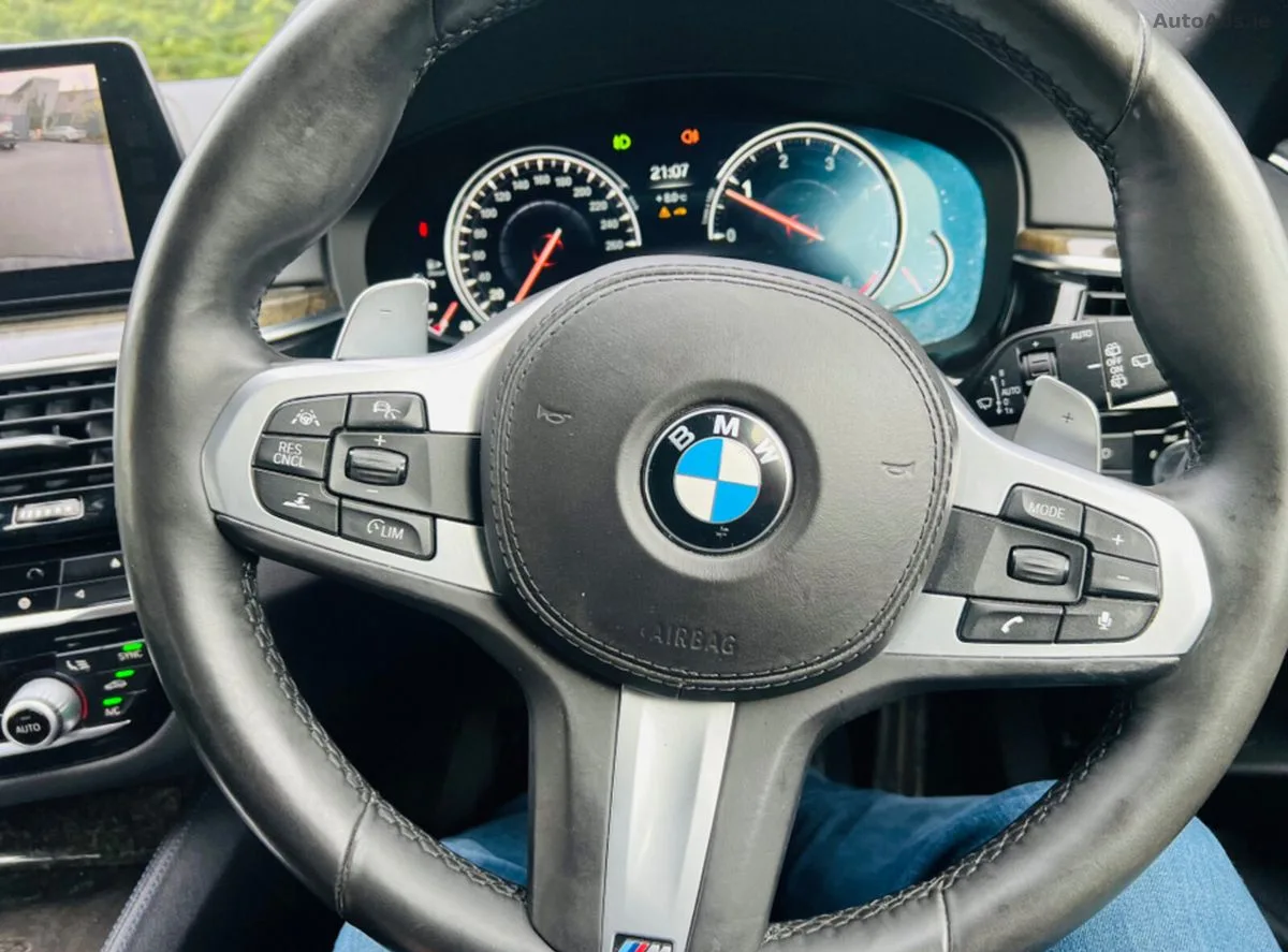 2019 BMW 5-Series – photo 14