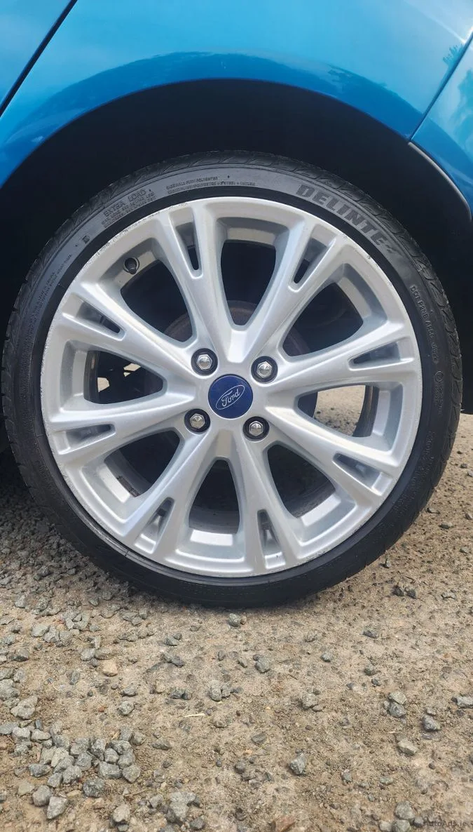 2014 Ford Fiesta – photo 9