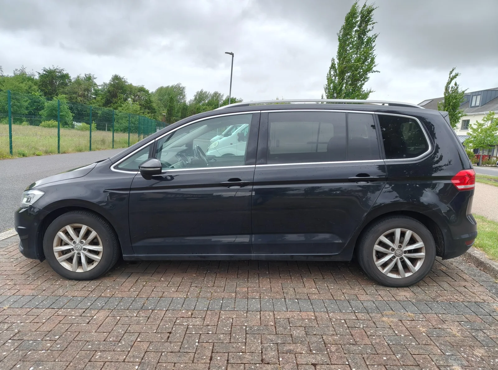 2017 Volkswagen Touran – photo 2