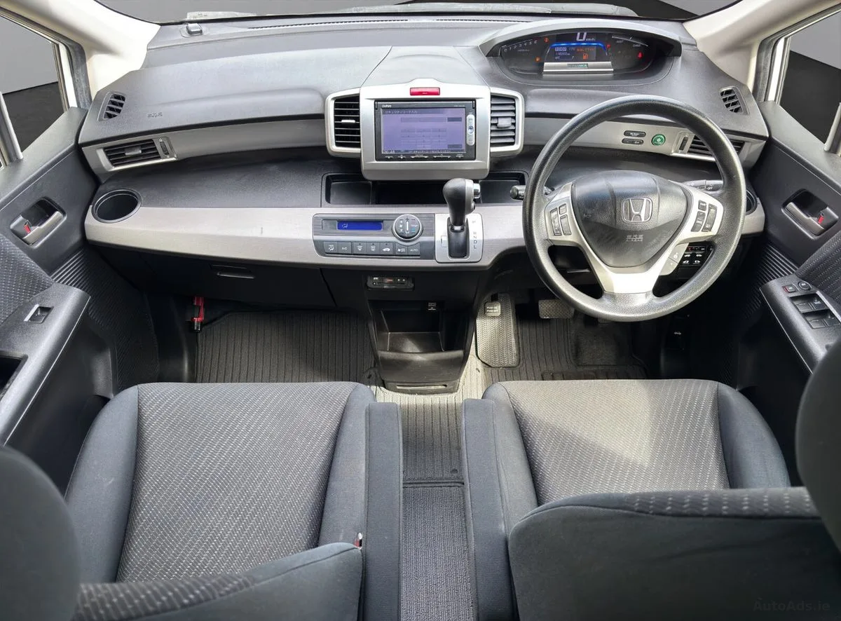 2015 Honda Freed – photo 12