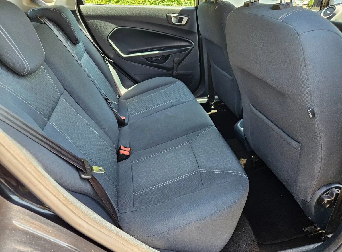 2012 Ford Fiesta – photo 18