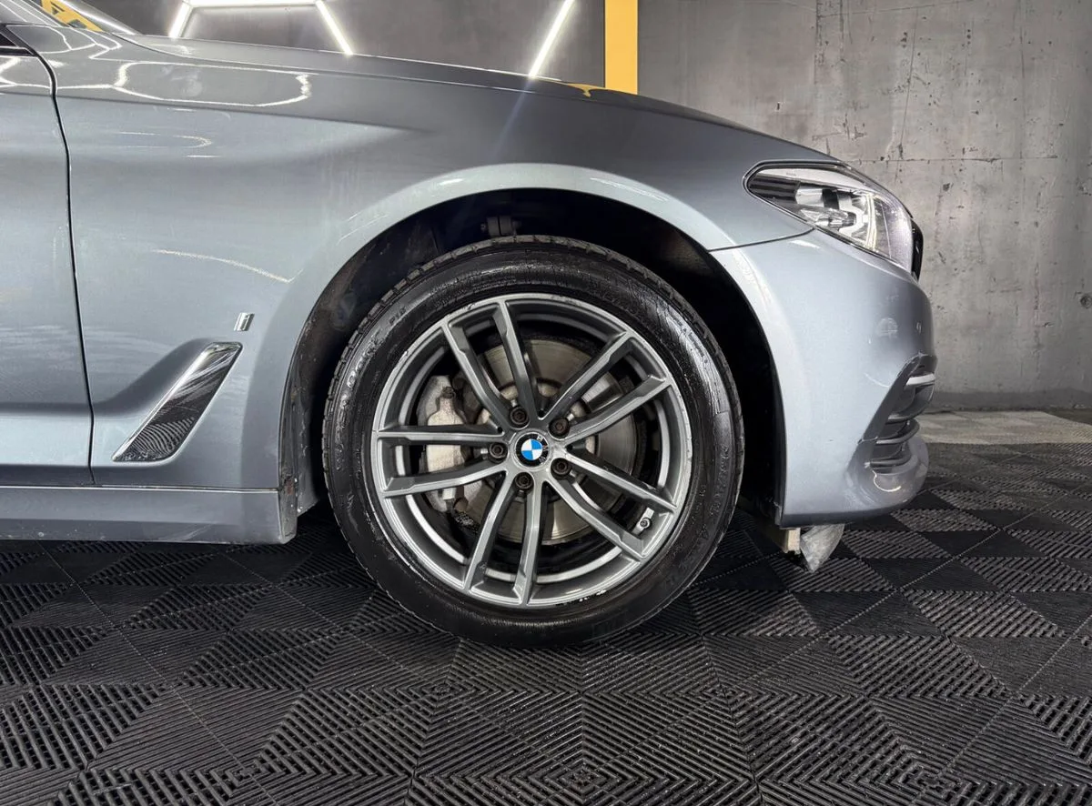 2017 BMW 5-Series – photo 4