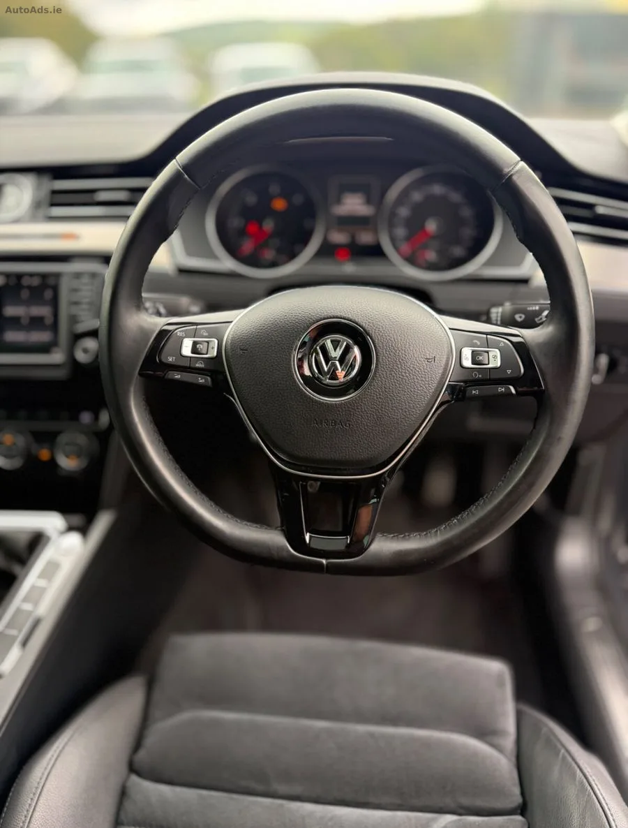 2015 Volkswagen Passat – photo 17