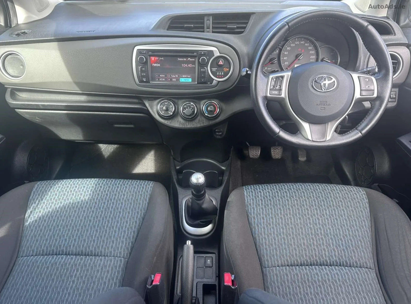 2012 Toyota Yaris – photo 9