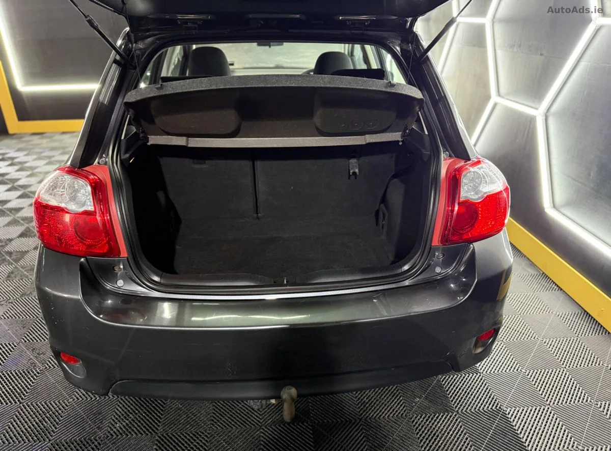 2011 Toyota Auris – photo 13