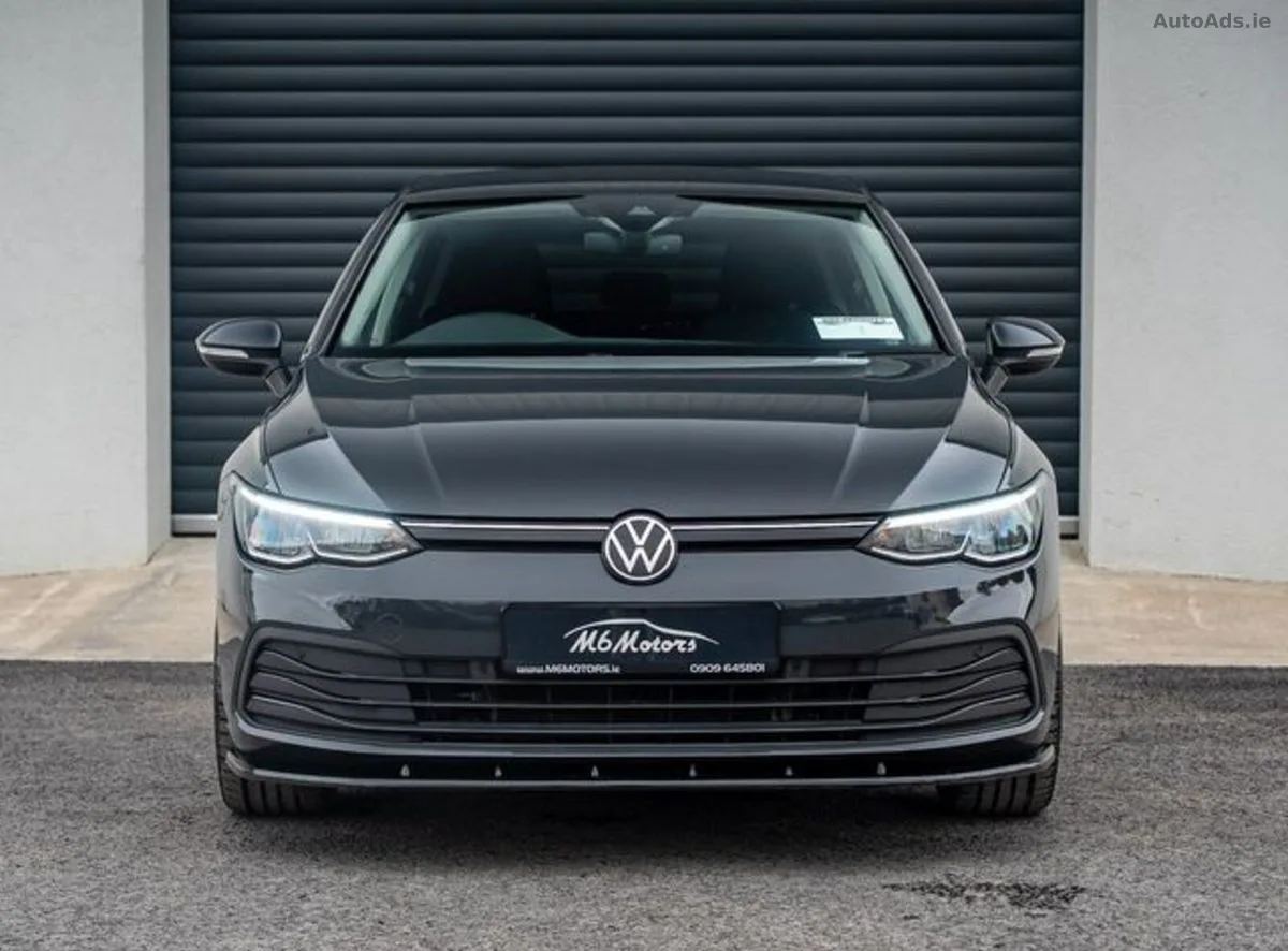 2023 Volkswagen Golf – photo 2