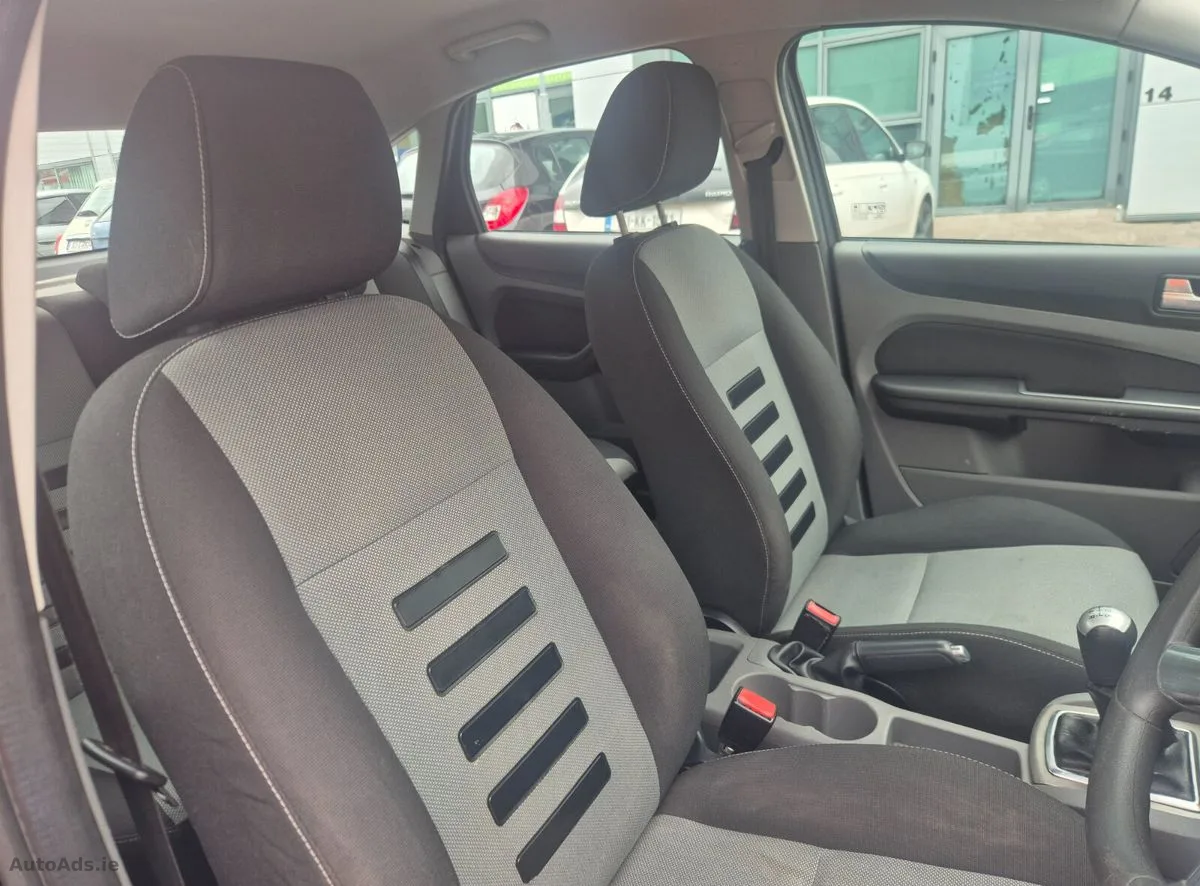 2011 Ford Focus – photo 9